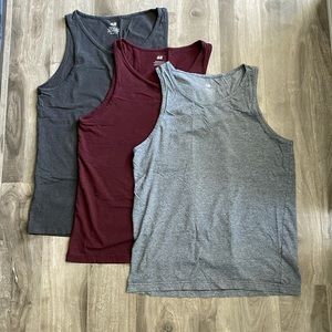Men’s H&M tank tops trio
